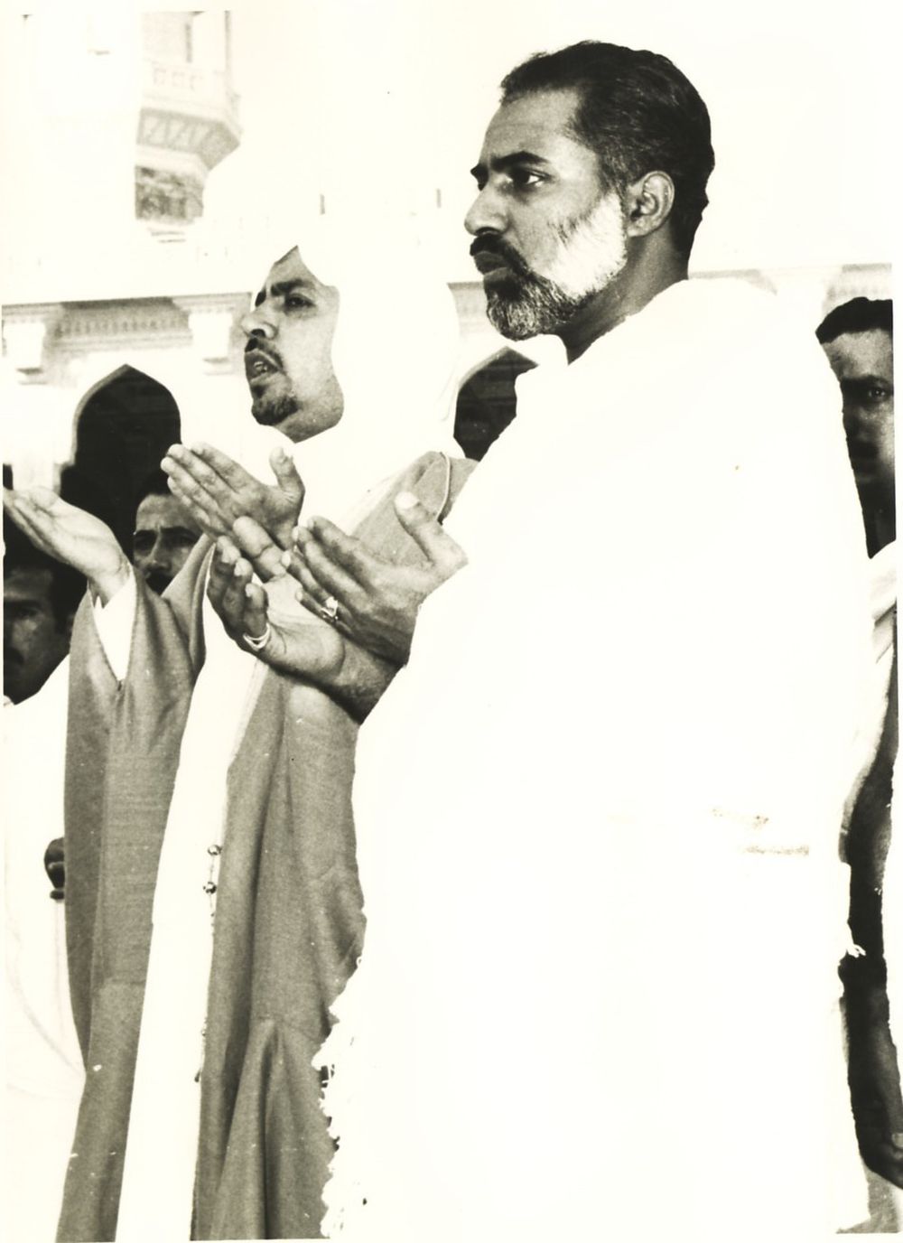 صور متنوعة ومميزة لجلالته السلطان قابوس Qaboos Size:95.30 Kb Dim: 1000 x 1376 Size: Kb Dim: x
