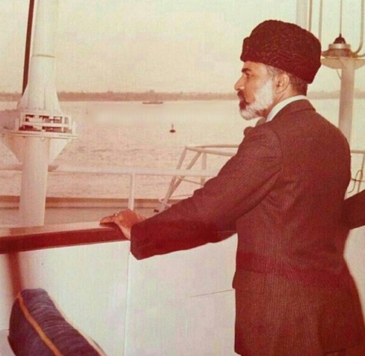 صور متنوعة ومميزة لجلالته السلطان قابوس Qaboos Size:143.40 Kb Dim: 743 x 743 Size: Kb Dim: x