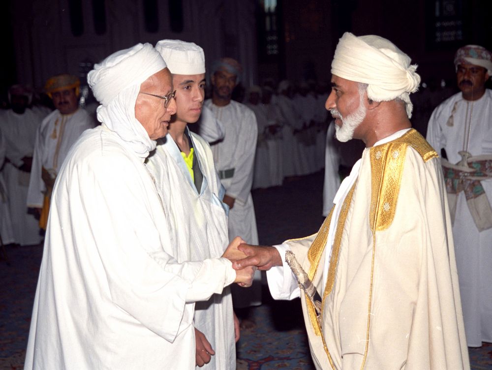 صور متنوعة ومميزة لجلالته السلطان قابوس Qaboos Size:99.30 Kb Dim: 1000 x 752 Size: Kb Dim: x