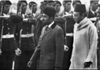 صور متنوعة ومميزة لجلالته السلطان قابوس Qaboos Size:28.30 Kb Dim: 320 x 224 Size: Kb Dim: x
