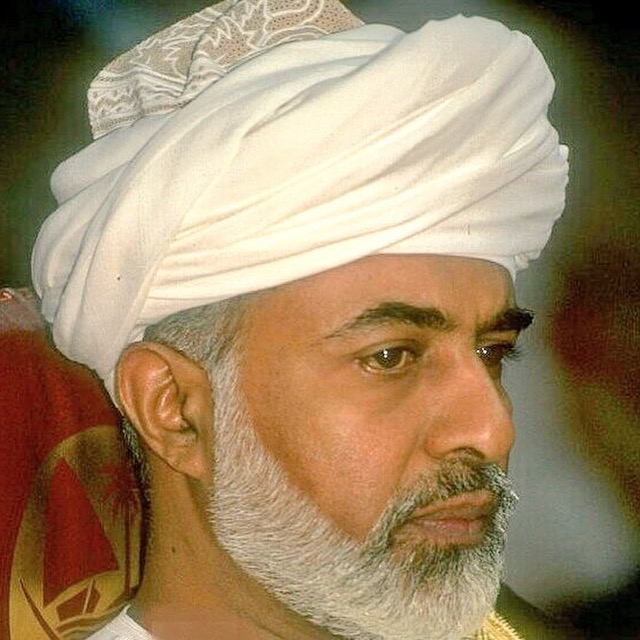 صور متنوعة ومميزة لجلالته السلطان قابوس Qaboos Size:120.50 Kb Dim: 640 x 640 Size: Kb Dim: x