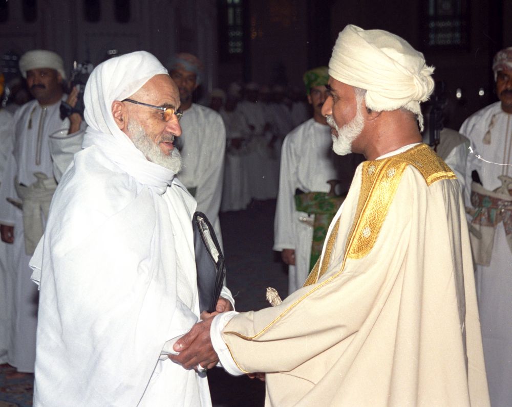 صور متنوعة ومميزة لجلالته السلطان قابوس Qaboos Size:101.20 Kb Dim: 1000 x 796 Size: Kb Dim: x