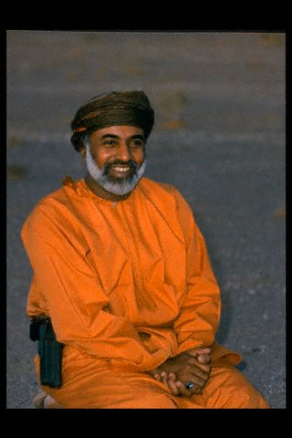 صور متنوعة ومميزة لجلالته سلطان عمان Size:22.70 Kb Dim: 320 x 480 Size: Kb Dim: x