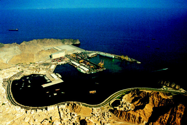 الإنجازات والعمران ميناء السلطان قابوس Size:61.10 Kb Dim: 600 x 401 Size: Kb Dim: x