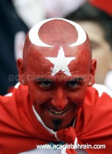 منوعات رياضية جنون الرياضة في اروبا 1 Size:22.30 Kb Dim: 365 x 500 Size: Kb Dim: x