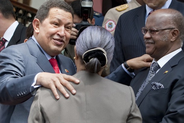 ملوك وسلاطين Hugo Chavez Size:76.30 Kb Dim: 610 x 406 Size: Kb Dim: x