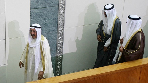 ملوك وسلاطين الشيخ صباح الاحمد Size:56.20 Kb Dim: 610 x 346 Size: Kb Dim: x