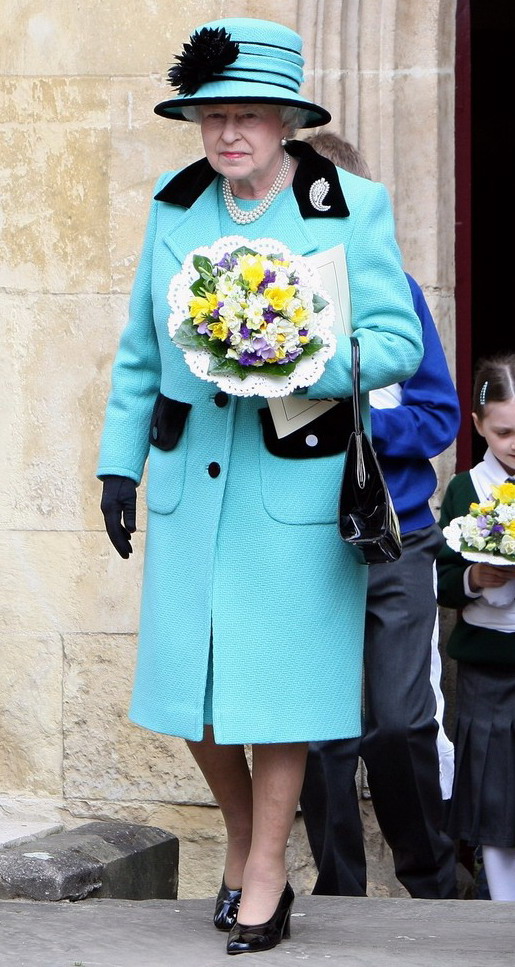 ملوك وسلاطين Queen Elizabeth Size:177.30 Kb Dim: 515 x 967 Size: Kb Dim: x