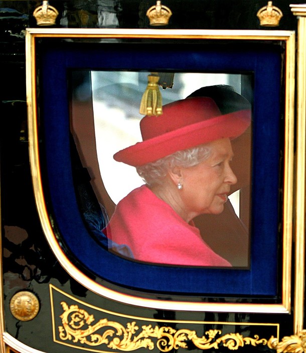 ملوك وسلاطين Queen Elizabeth Size:113.10 Kb Dim: 610 x 703 Size: Kb Dim: x