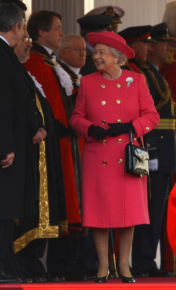 ملوك وسلاطين Queen Elizabeth Size:114.20 Kb Dim: 584 x 963 Size: Kb Dim: x