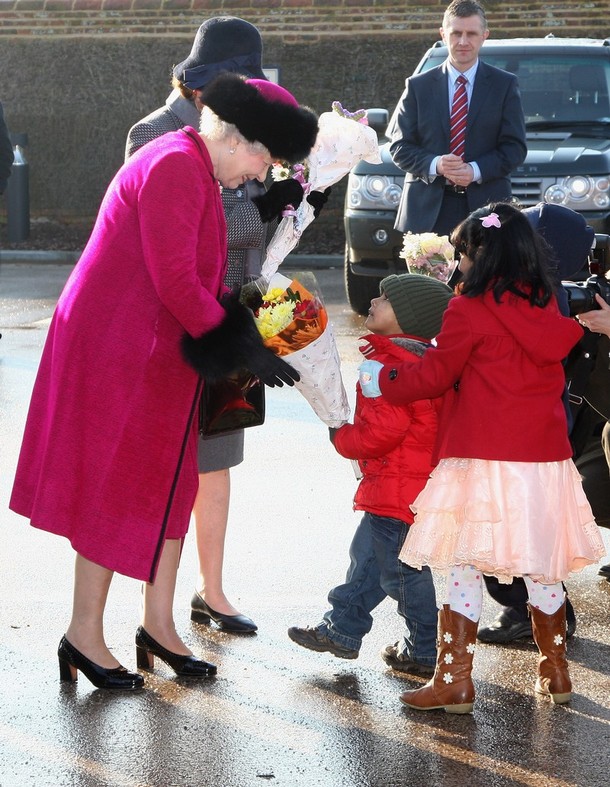 ملوك وسلاطين Queen Elizabeth Size:167.30 Kb Dim: 610 x 787 Size: Kb Dim: x
