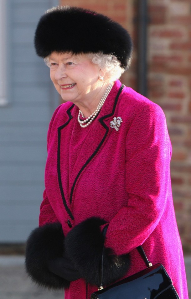 ملوك وسلاطين Queen Elizabeth Size:116.80 Kb Dim: 610 x 957 Size: Kb Dim: x