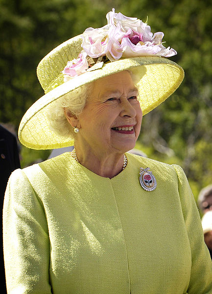 ملوك وسلاطين Queen Elizabeth Size:77.40 Kb Dim: 433 x 599 Size: Kb Dim: x