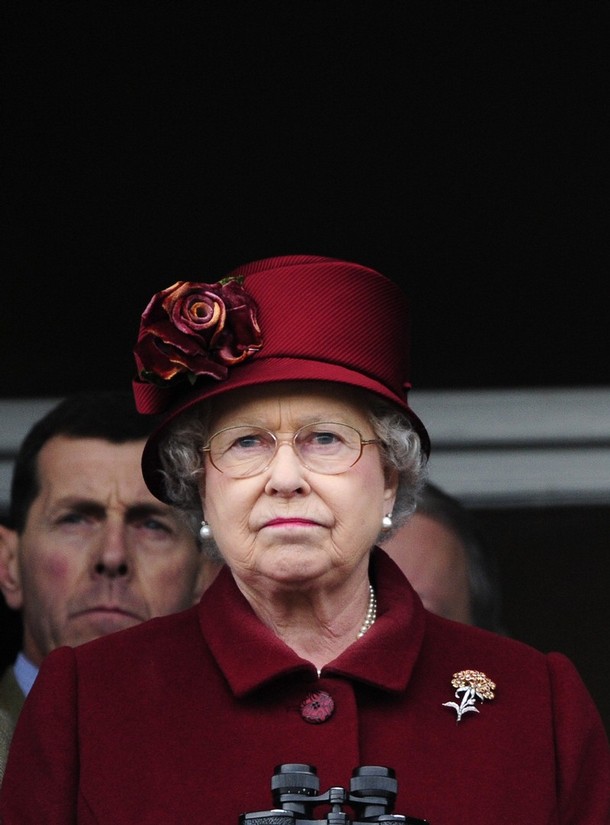 ملوك وسلاطين Queen Elizabeth Size:80.70 Kb Dim: 610 x 825 Size: Kb Dim: x