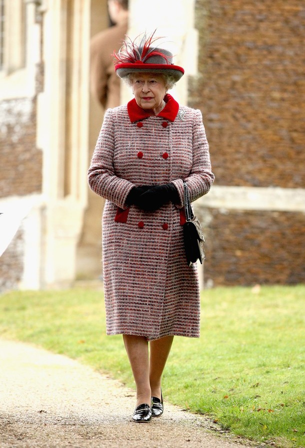 ملوك وسلاطين Queen Elizabeth Size:157.60 Kb Dim: 610 x 894 Size: Kb Dim: x