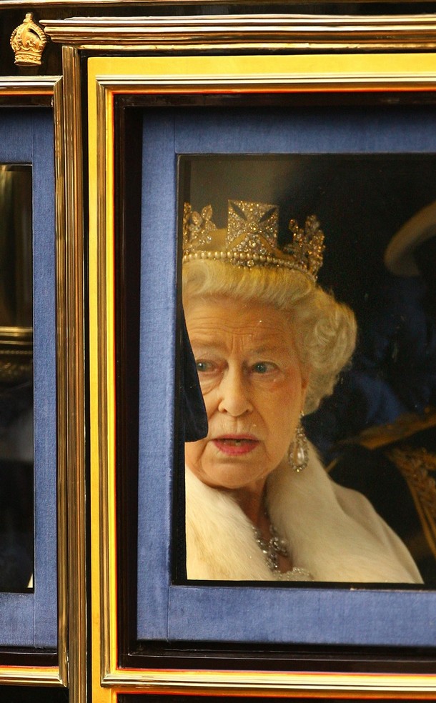 ملوك وسلاطين Queen Elizabeth Size:164.90 Kb Dim: 610 x 984 Size: Kb Dim: x