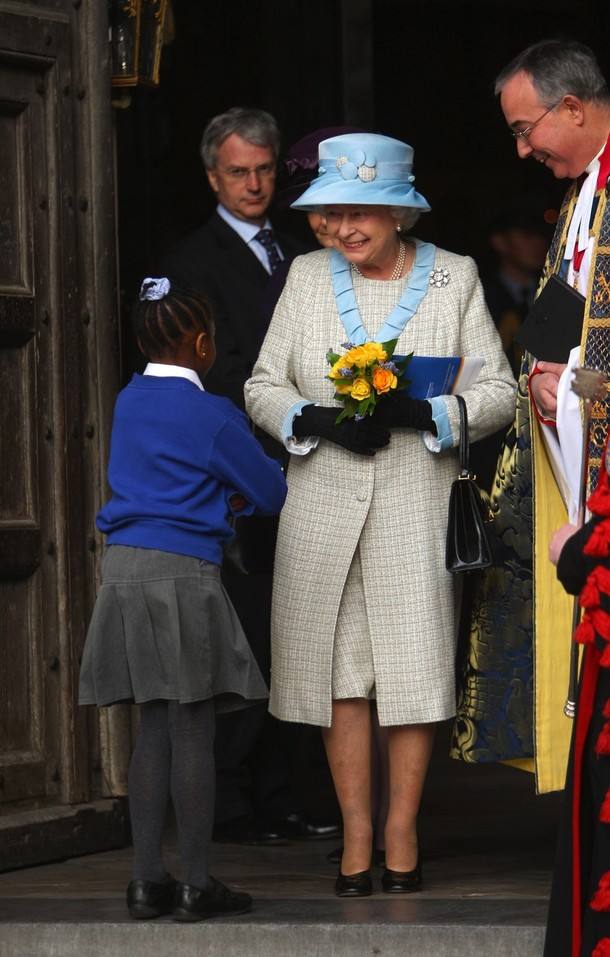 ملوك وسلاطين Queen Elizabeth Size:137.70 Kb Dim: 610 x 957 Size: Kb Dim: x