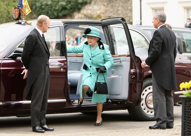 ملوك وسلاطين Queen Elizabeth Size:81.90 Kb Dim: 610 x 435 Size: Kb Dim: x
