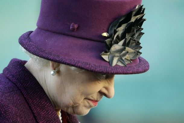 ملوك وسلاطين Queen Elizabeth Size:50.20 Kb Dim: 610 x 407 Size: Kb Dim: x