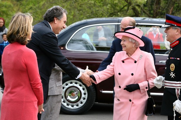 ملوك وسلاطين Queen Elizabeth Size:79.00 Kb Dim: 610 x 406 Size: Kb Dim: x