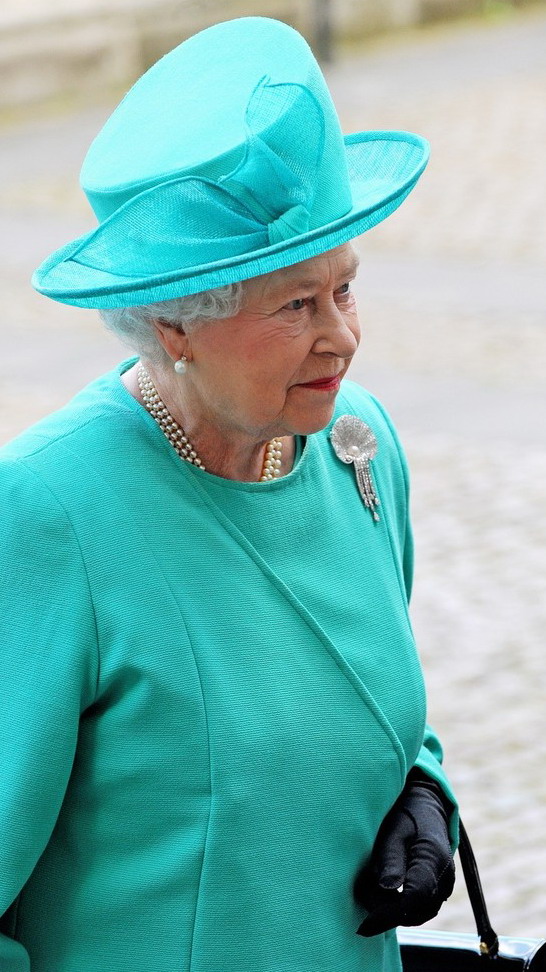 ملوك وسلاطين Queen Elizabeth Size:164.90 Kb Dim: 546 x 972 Size: Kb Dim: x