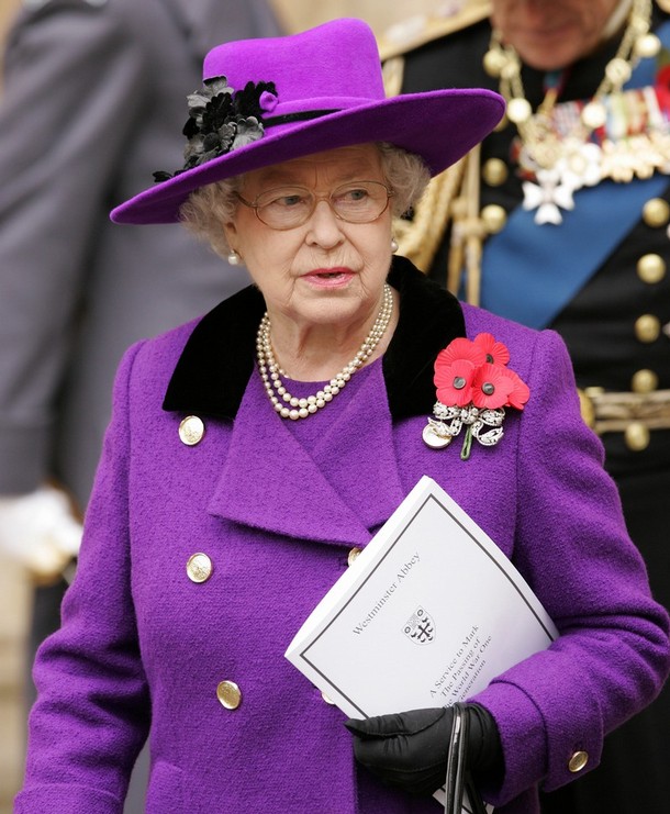 ملوك وسلاطين Queen Elizabeth Size:125.90 Kb Dim: 610 x 741 Size: Kb Dim: x