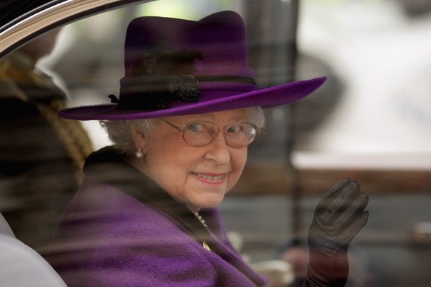 ملوك وسلاطين Queen Elizabeth Size:41.80 Kb Dim: 610 x 406 Size: Kb Dim: x