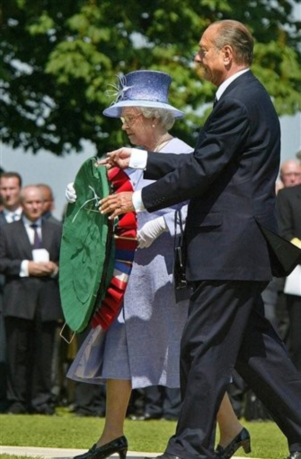 ملوك وسلاطين Queen Elizabeth Size:124.30 Kb Dim: 610 x 932 Size: Kb Dim: x