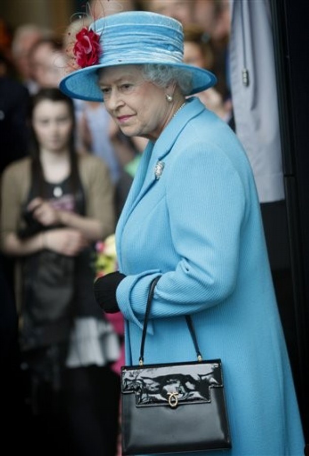 ملوك وسلاطين Queen Elizabeth Size:86.70 Kb Dim: 610 x 900 Size: Kb Dim: x