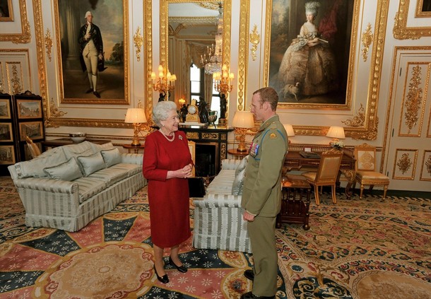 ملوك وسلاطين Queen Elizabeth Size:105.60 Kb Dim: 610 x 423 Size: Kb Dim: x