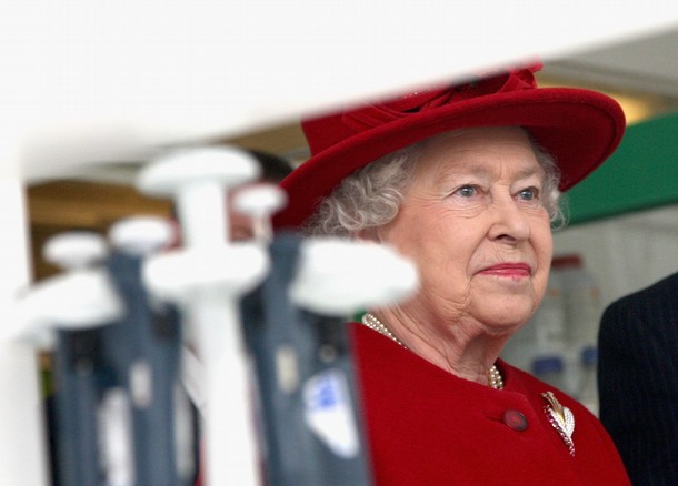 ملوك وسلاطين Queen Elizabeth Size:45.70 Kb Dim: 610 x 438 Size: Kb Dim: x