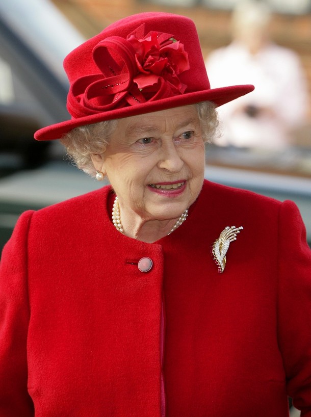 ملوك وسلاطين Queen Elizabeth Size:93.10 Kb Dim: 610 x 818 Size: Kb Dim: x