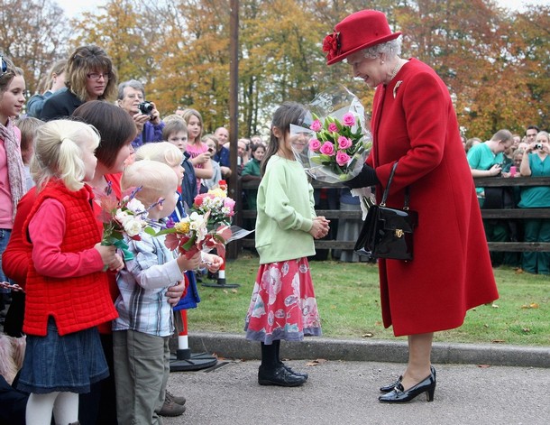 ملوك وسلاطين Queen Elizabeth Size:116.90 Kb Dim: 610 x 471 Size: Kb Dim: x