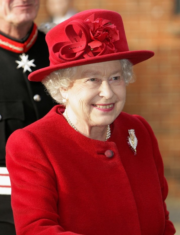 ملوك وسلاطين Queen Elizabeth Size:98.90 Kb Dim: 610 x 797 Size: Kb Dim: x
