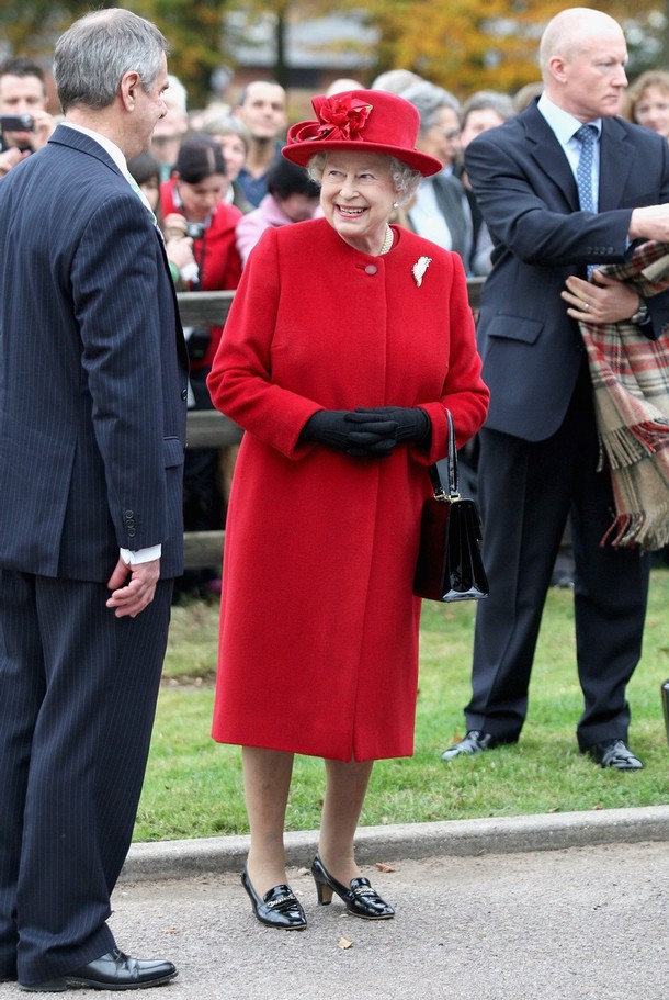 ملوك وسلاطين Queen Elizabeth Size:157.80 Kb Dim: 610 x 911 Size: Kb Dim: x