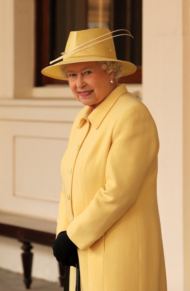 ملوك وسلاطين Queen Elizabeth Size:85.30 Kb Dim: 610 x 934 Size: Kb Dim: x