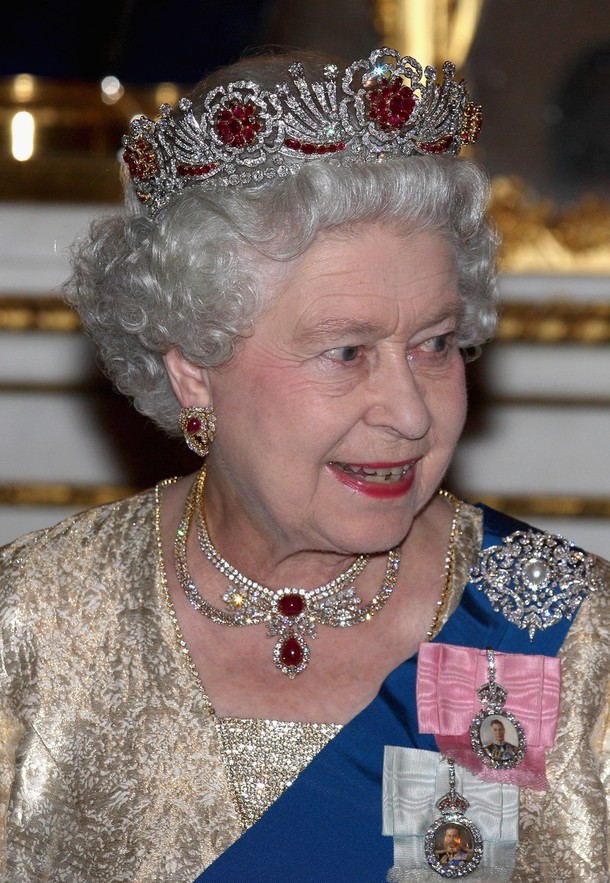 ملوك وسلاطين Queen Elizabeth Size:182.60 Kb Dim: 610 x 883 Size: Kb Dim: x