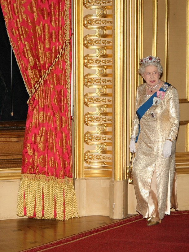 ملوك وسلاطين Queen Elizabeth Size:180.50 Kb Dim: 610 x 814 Size: Kb Dim: x