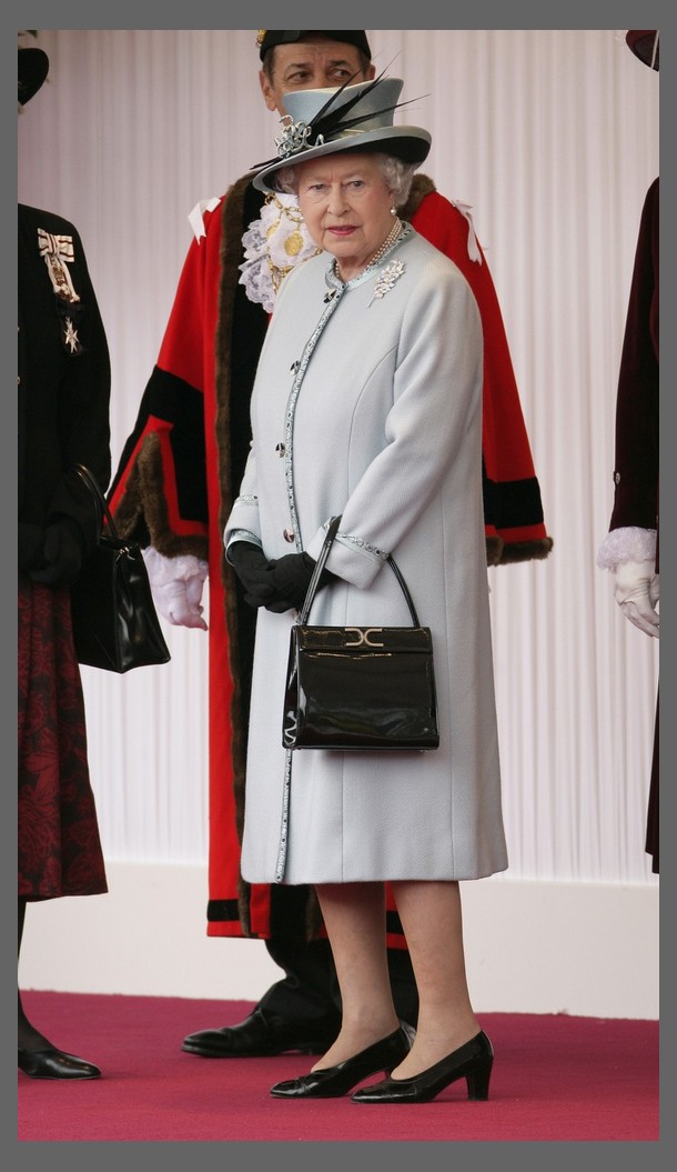 ملوك وسلاطين Queen Elizabeth Size:118.10 Kb Dim: 610 x 1055 Size: Kb Dim: x