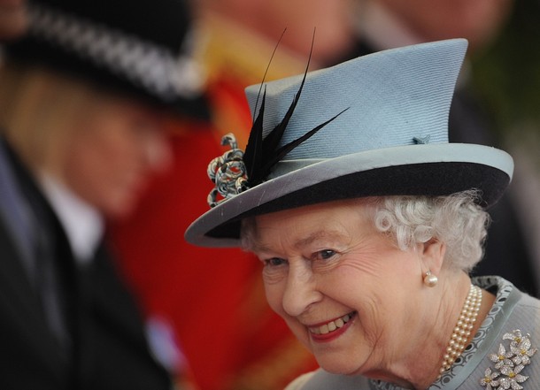 ملوك وسلاطين Queen Elizabeth Size:51.10 Kb Dim: 610 x 441 Size: Kb Dim: x