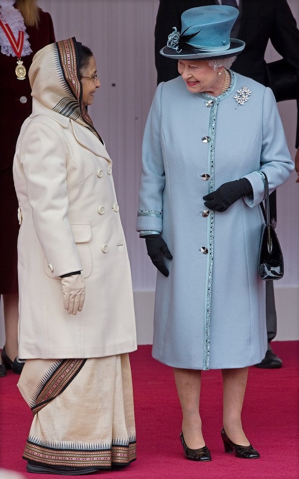 ملوك وسلاطين Queen Elizabeth Size:150.80 Kb Dim: 610 x 979 Size: Kb Dim: x