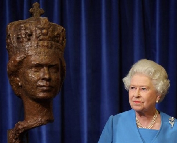 ملوك وسلاطين Queen Elizabeth Size:48.80 Kb Dim: 610 x 494 Size: Kb Dim: x