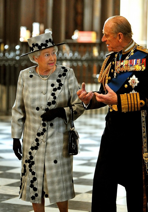 ملوك وسلاطين Queen Elizabeth Size:164.10 Kb Dim: 610 x 874 Size: Kb Dim: x