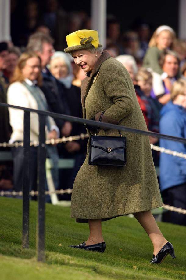 ملوك وسلاطين Queen Elizabeth Size:131.10 Kb Dim: 610 x 915 Size: Kb Dim: x