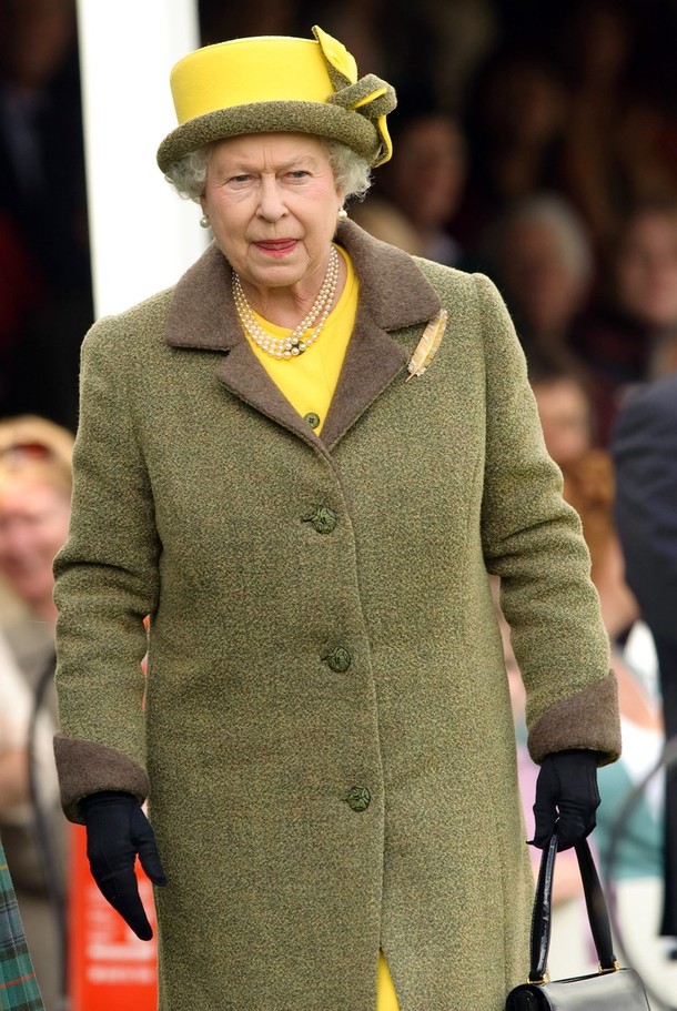 ملوك وسلاطين Queen Elizabeth Size:176.20 Kb Dim: 610 x 911 Size: Kb Dim: x