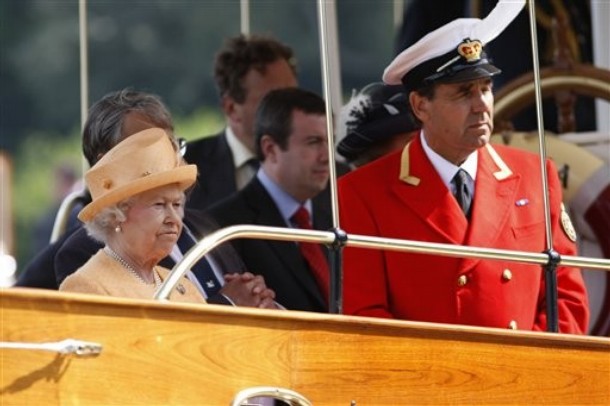 ملوك وسلاطين Queen Elizabeth Size:57.70 Kb Dim: 610 x 406 Size: Kb Dim: x