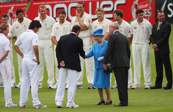 ملوك وسلاطين Queen Elizabeth Size:77.80 Kb Dim: 610 x 393 Size: Kb Dim: x
