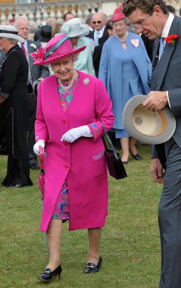 ملوك وسلاطين Queen Elizabeth Size:162.10 Kb Dim: 610 x 969 Size: Kb Dim: x