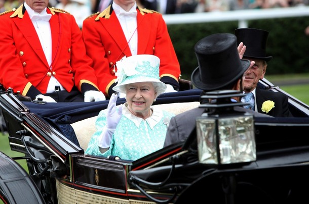 ملوك وسلاطين Queen Elizabeth Size:78.40 Kb Dim: 610 x 404 Size: Kb Dim: x