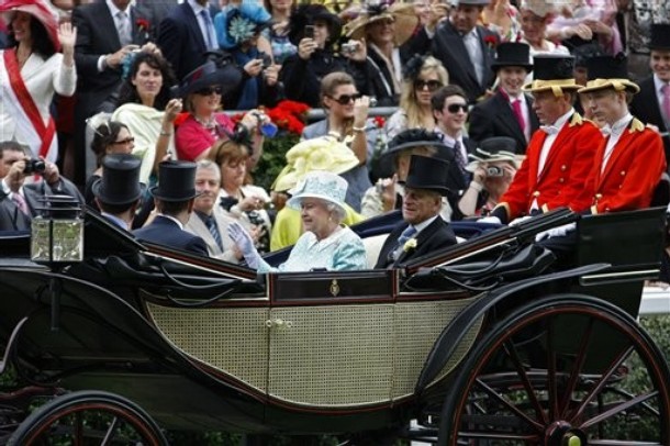 ملوك وسلاطين Queen Elizabeth Size:89.30 Kb Dim: 610 x 406 Size: Kb Dim: x
